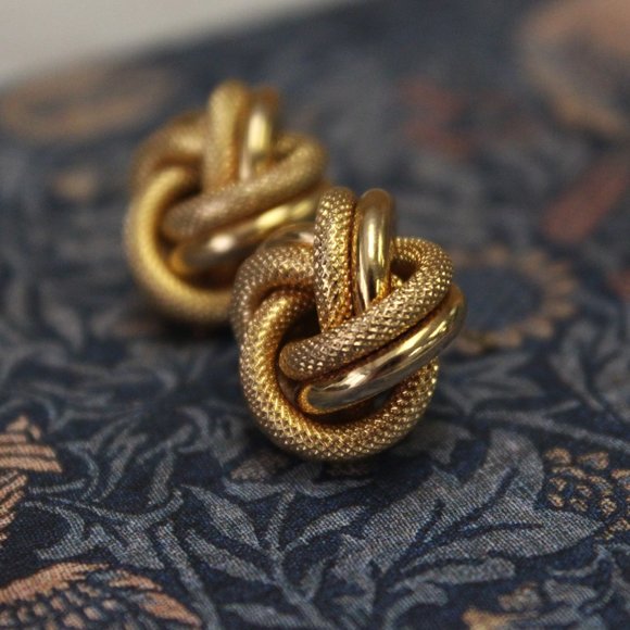 14ky Knot Earrings - Picture 3 of 4